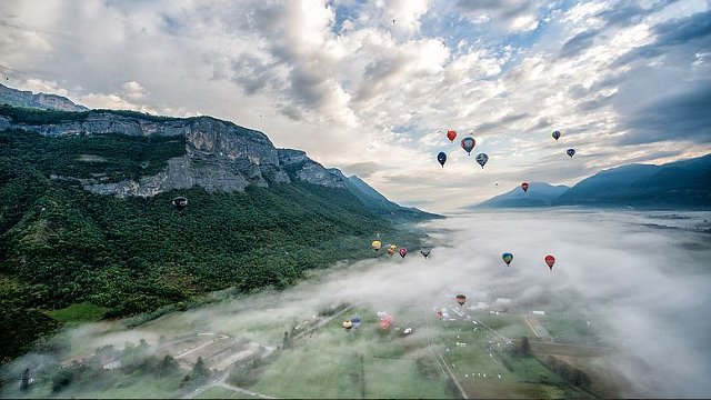 Hot air balloons and the Charteuse range